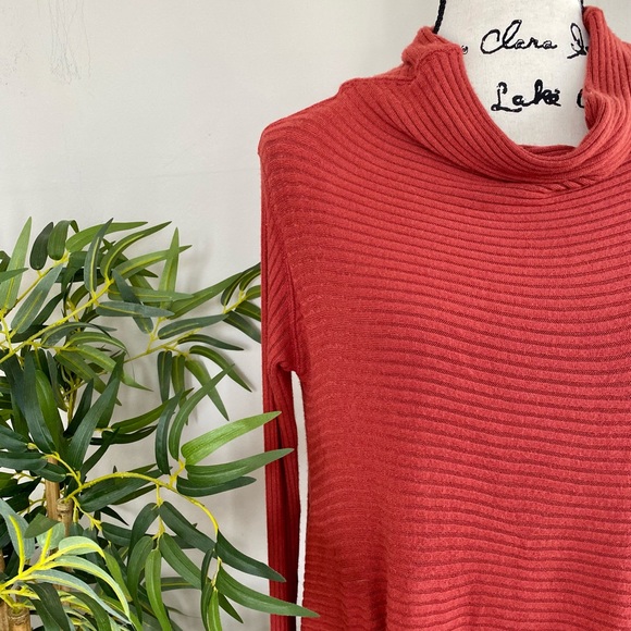 Free People Lover Rust Ribbed Split Back Pullover - Picture 3 of 8